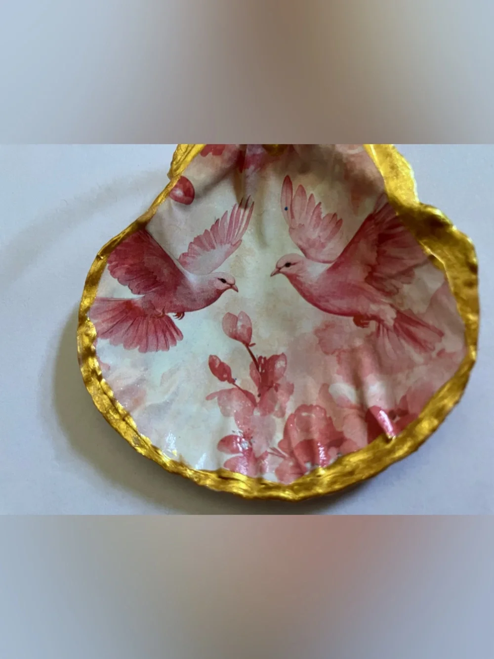 Handcrafted Doves Shell Ornament Decoupage 3inch - Picture 2 of 3